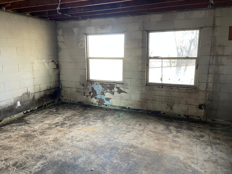 More Photos Of 914 S Loop Dr, Waco Apartments For Sale