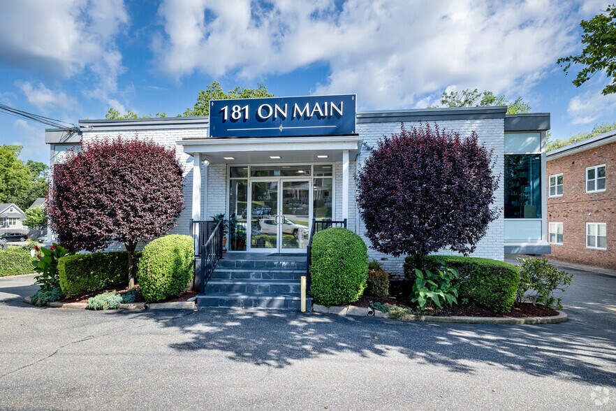 Primary Photo Of 181 Main St, Huntington Medical For Lease