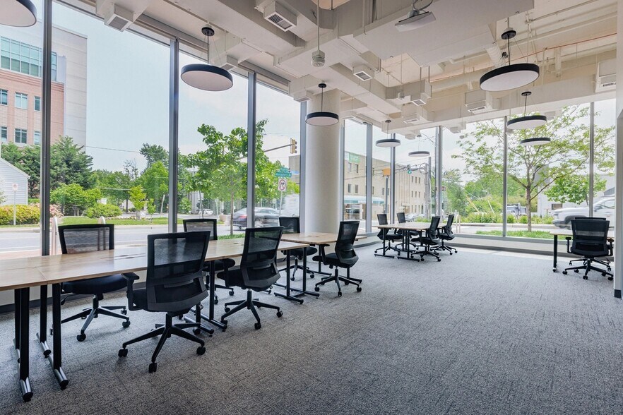 More Photos Of 4500 East West Hwy, Bethesda Coworking Space