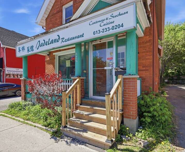 More Photos Of 625 Somerset St W, Ottawa Storefront Retail Residential For Sale
