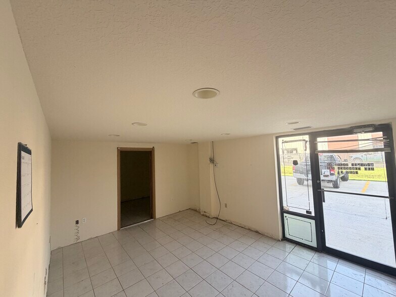 More Photos Of 100 Commerce Way, Sanford Warehouse For Lease
