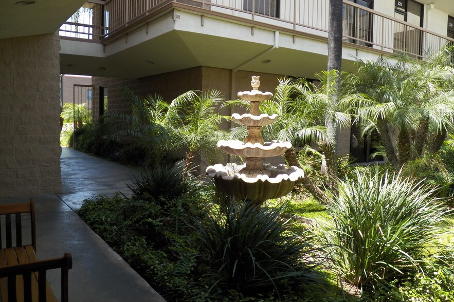 More Photos Of 225 E Airport Dr, San Bernardino Medical For Lease