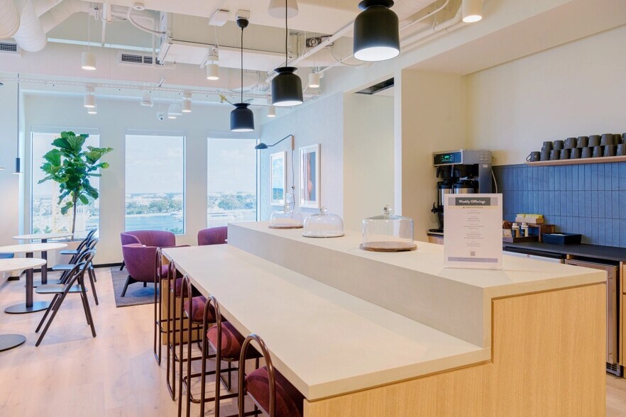 More Photos Of 222 Lakeview Ave, West Palm Beach Coworking Space