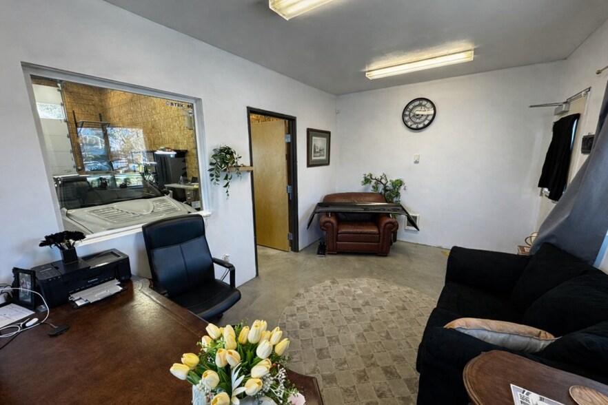 More Photos Of 4817 NW Fruit Valley Rd, Vancouver Warehouse For Lease