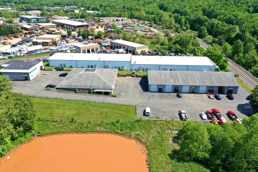 More Photos Of 9208 Venture Ct, Manassas Park Warehouse For Lease