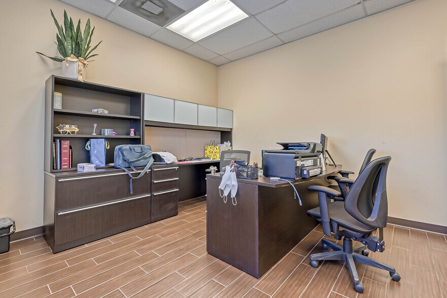 More Photos Of 9031 Ley Rd, Houston Warehouse For Sale