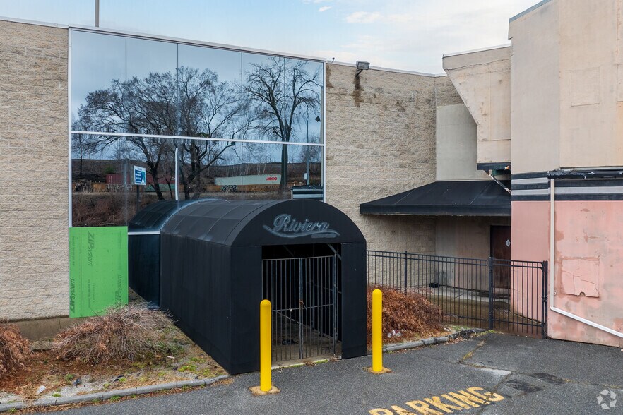 More Photos Of 241 Southbridge St, Worcester Bar For Sale