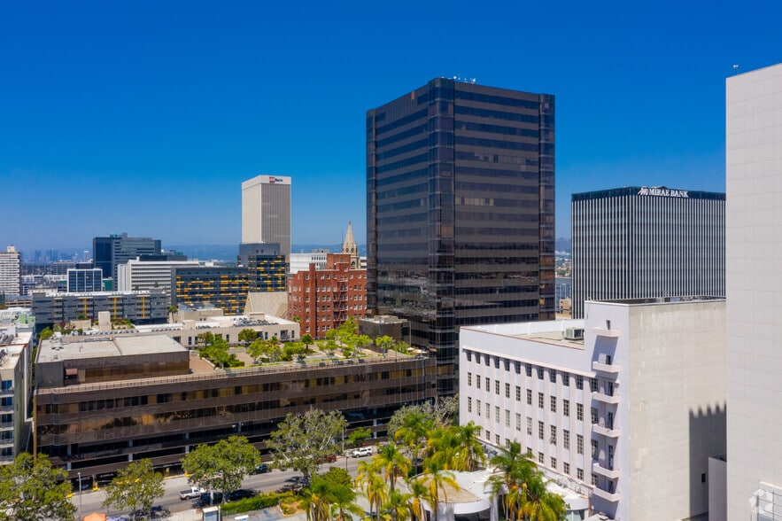 More Photos Of 3250 Wilshire Blvd, Los Angeles Office For Lease