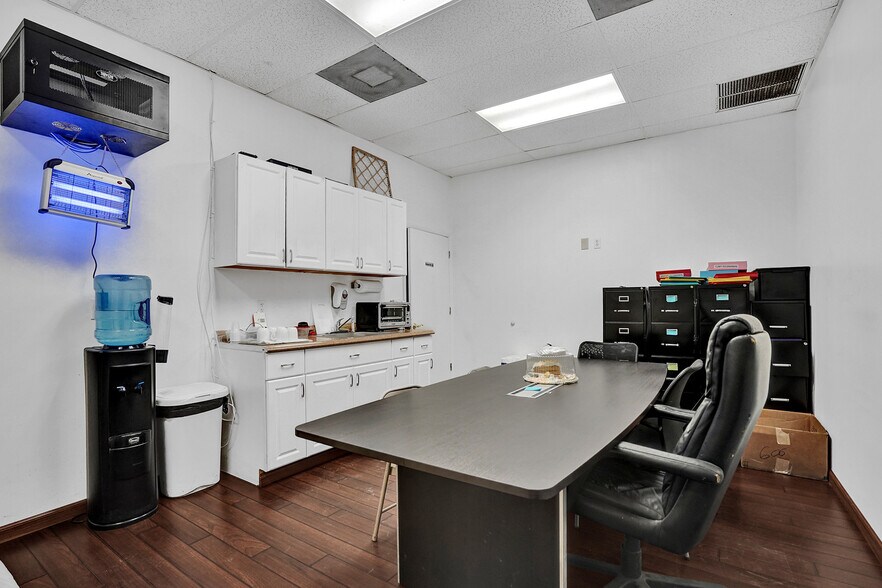 More Photos Of 850 NW 12th Ter, Pompano Beach Warehouse For Lease