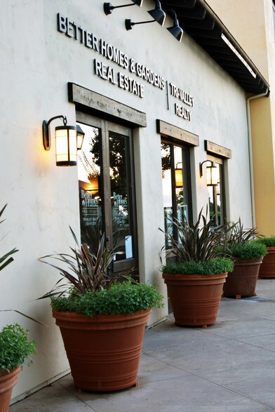 More Photos Of 101-201 E Vineyard Ave, Livermore Unknown For Lease