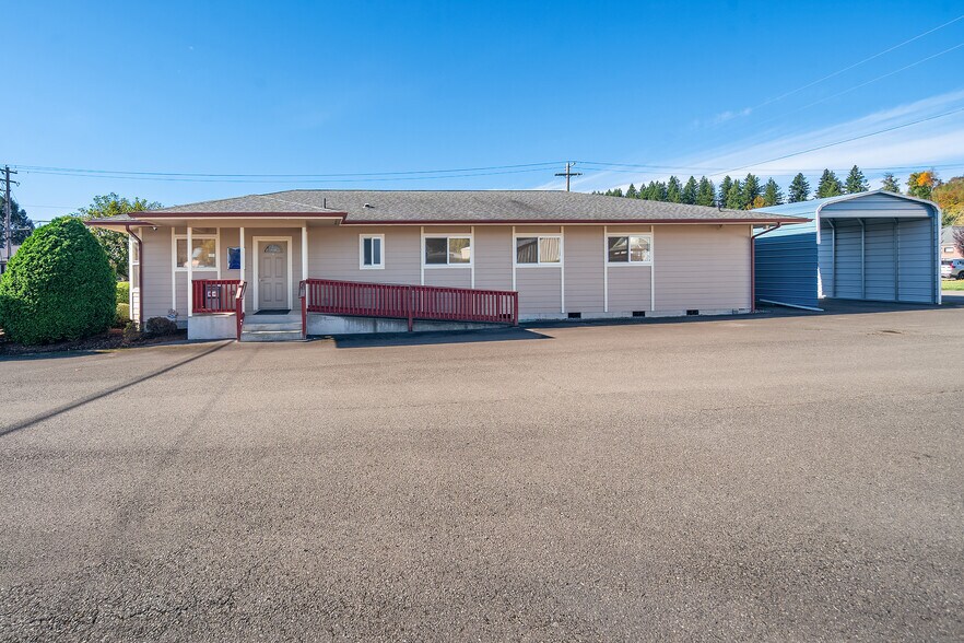 More Photos Of 424 Williams St, Mossyrock Office For Lease