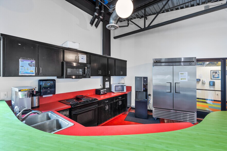 More Photos Of 495 Ryan Ave, Chico Industrial For Lease