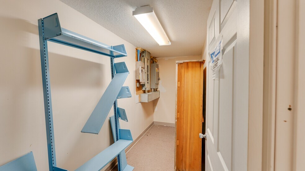 More Photos Of 510 N Walker St, Quitman Light Manufacturing For Lease