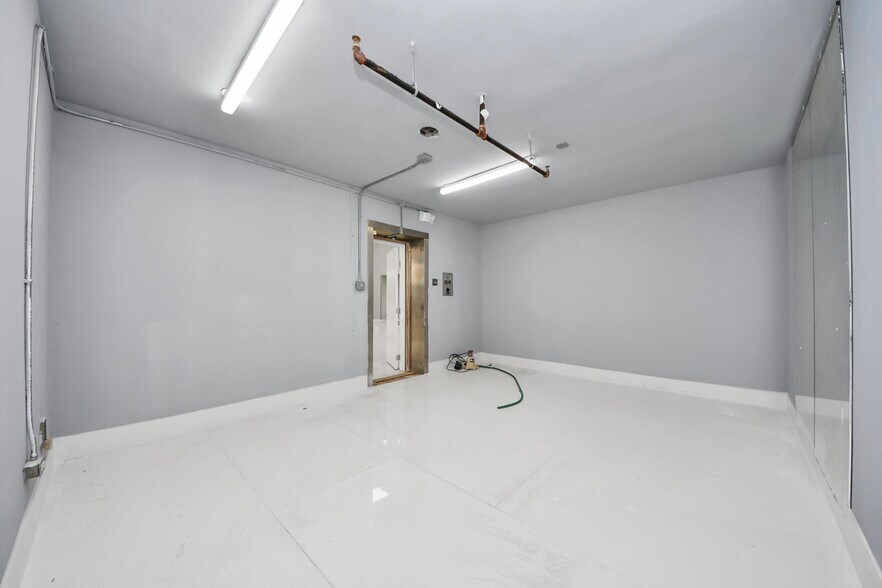 More Photos Of 1100 Jackson St, Richmond Freestanding For Sale