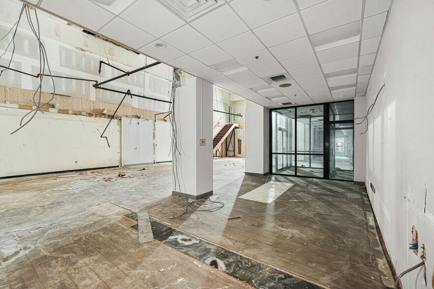 More Photos Of 20 Marietta St NW, Atlanta Apartments For Sale
