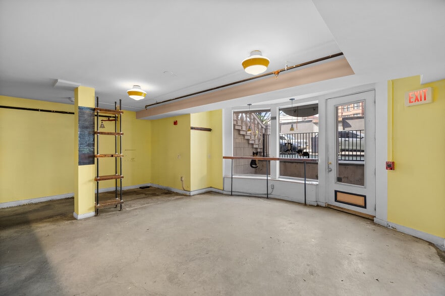More Photos Of 275 Grand St, Jersey City Apartments For Lease