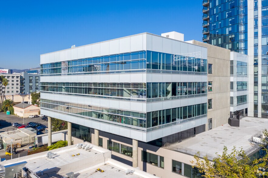 Primary Photo Of 1500 N El Centro Ave, Los Angeles Office Residential For Lease