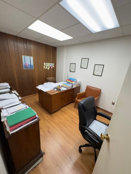 More Photos Of 5232-5248 Dawes Ave, Alexandria Office For Sale