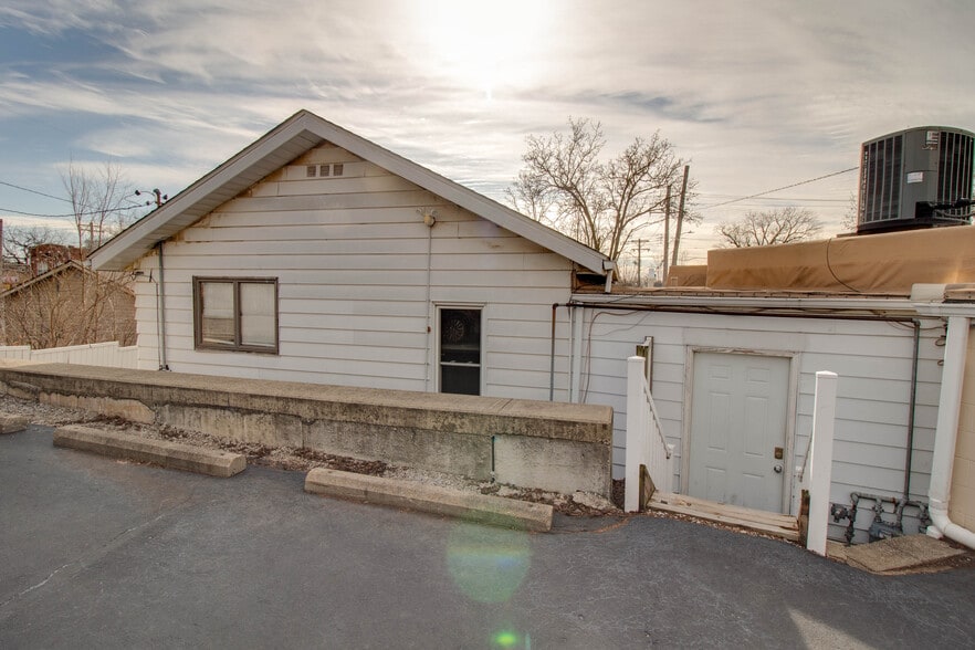 More Photos Of 344 St Louis ave, East Alton Office For Sale