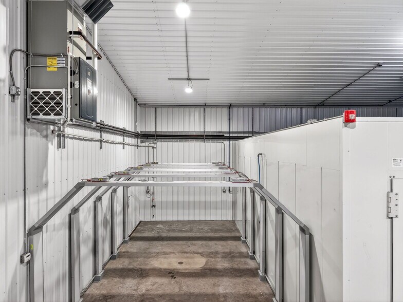 More Photos Of 1834 Outer Hwy 61 hwy, Moscow Mills Flex For Sale