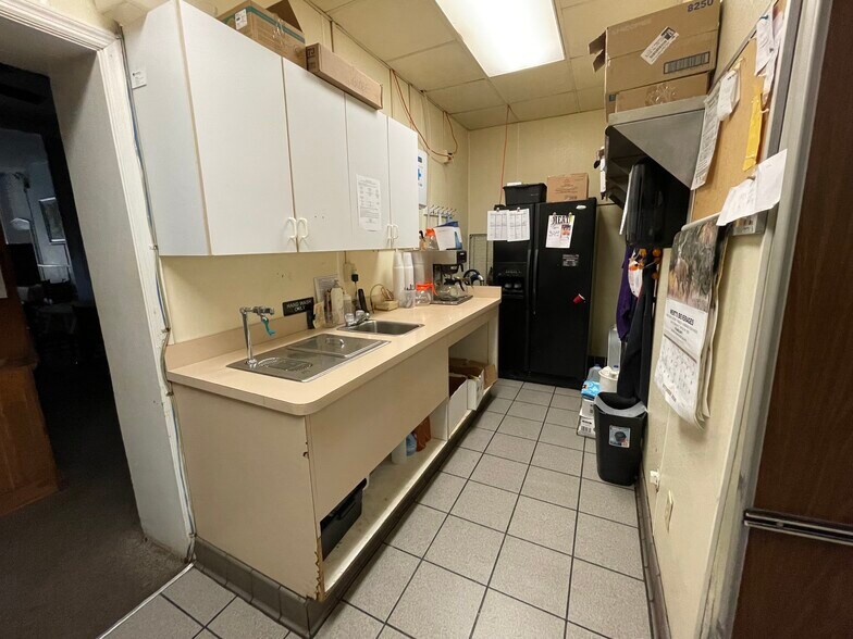 More Photos Of 298 Old Bowers Rd, Mertztown Restaurant For Sale