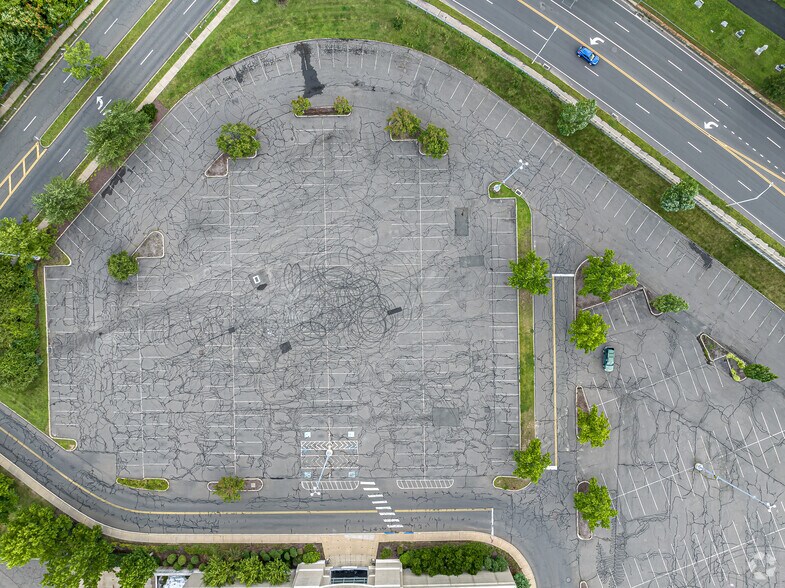 More Photos Of 425-525 Union St, Waterbury Unknown For Lease