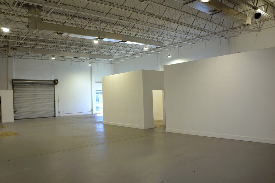 More Photos Of 755-833 NW 167th St, Miami Flex For Lease