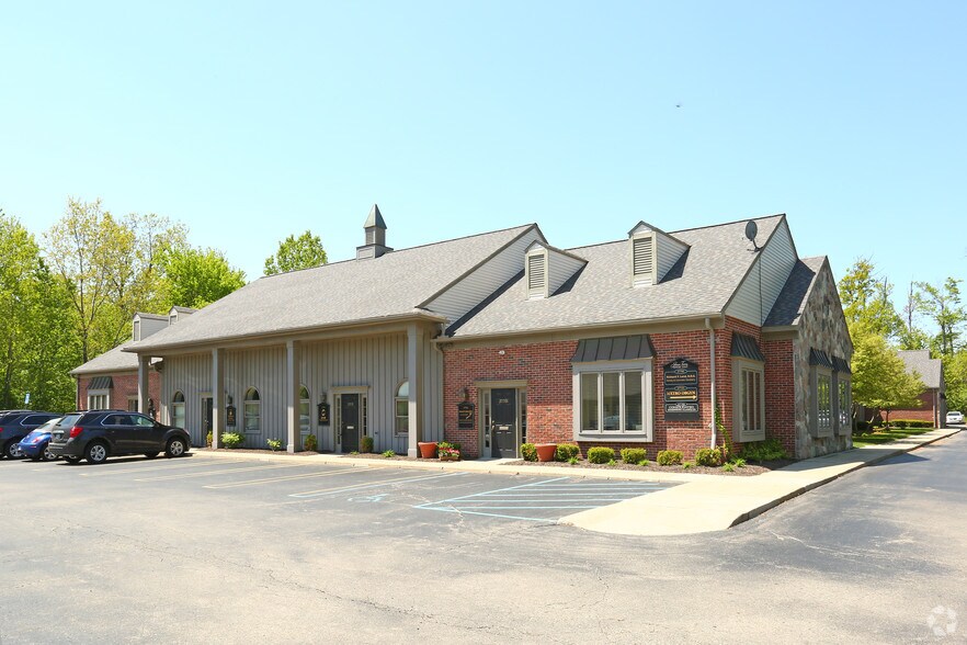 More Photos Of 37701-37785 Pembroke Ave, Livonia Office For Sale