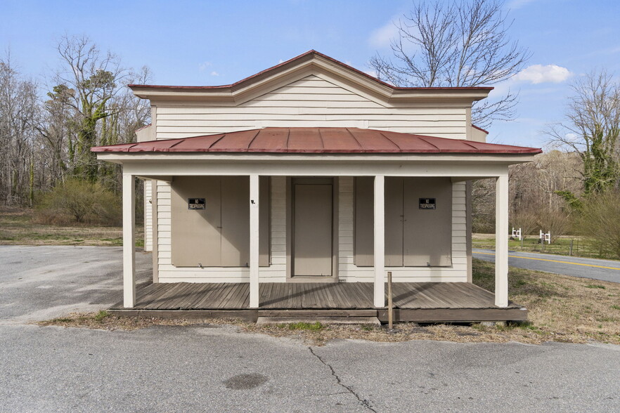 Primary Photo Of 10290 John Clayton Memorial Hwy, Gloucester General Retail For Sale