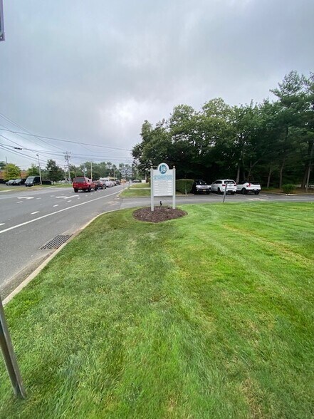 More Photos Of 66 Harned Rd, Commack Medical For Lease