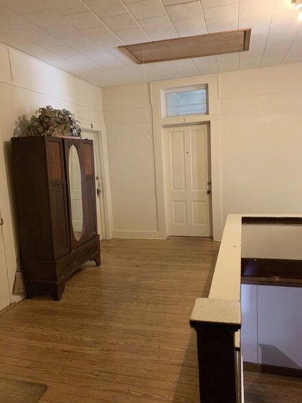 More Photos Of 158 E Colorado St, La Grange Apartments For Sale