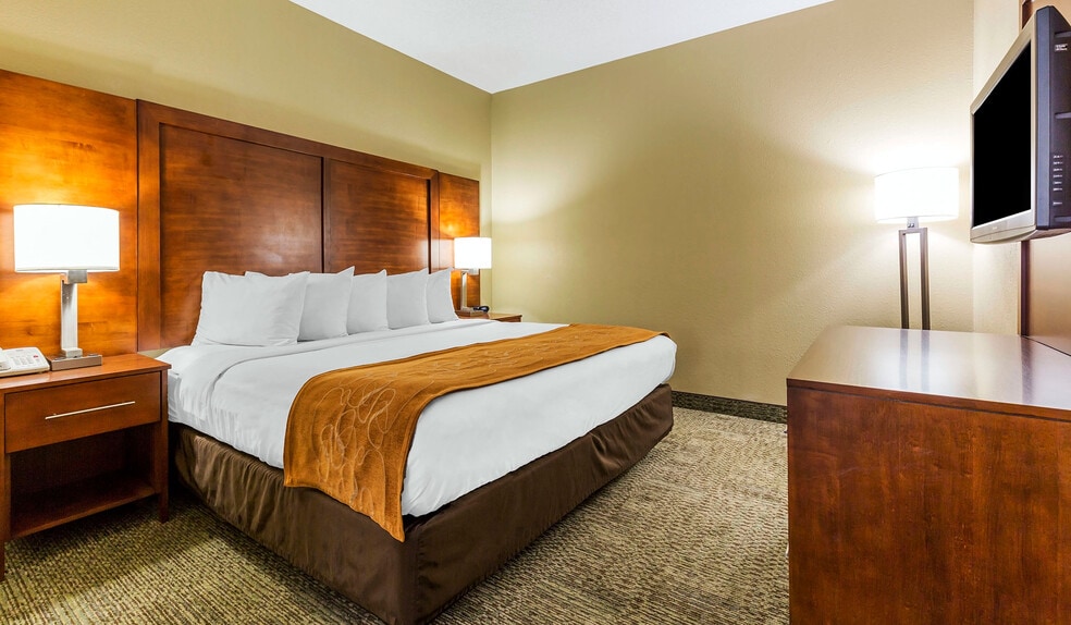 More Photos Of 2235 173rd St, Lansing Hotel For Sale