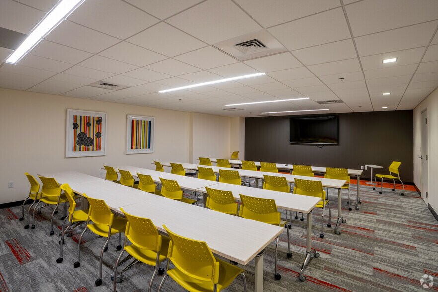 More Photos Of 293 Boston Post Rd W, Marlborough Office For Lease