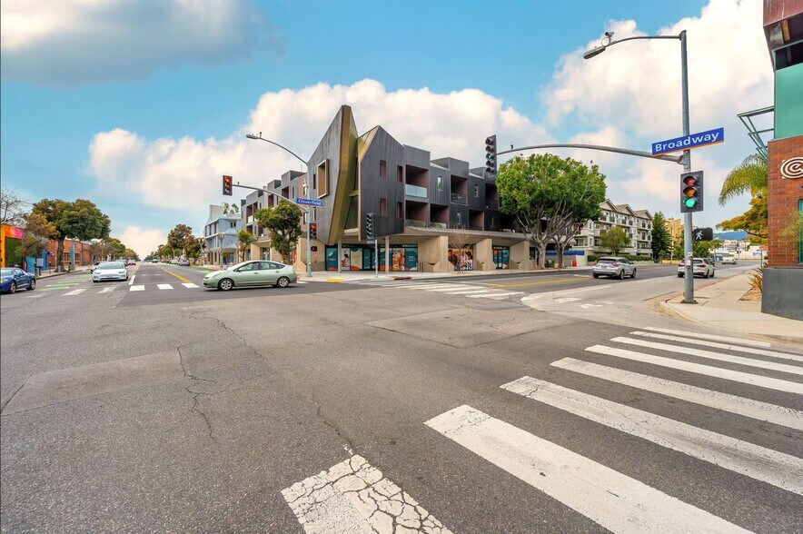 More Photos Of 1450 Cloverfield Blvd, Santa Monica Apartments For Lease