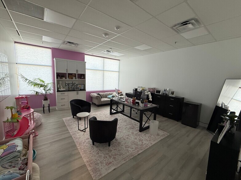 More Photos Of 650 Industry Way, Prosper Showroom For Lease