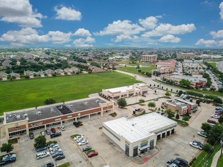 More Photos Of 9603 Broadway Blvd, Pearland Storefront For Lease