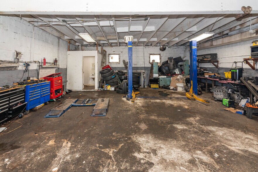 More Photos Of 655 E 25th St, Baltimore General Retail For Sale