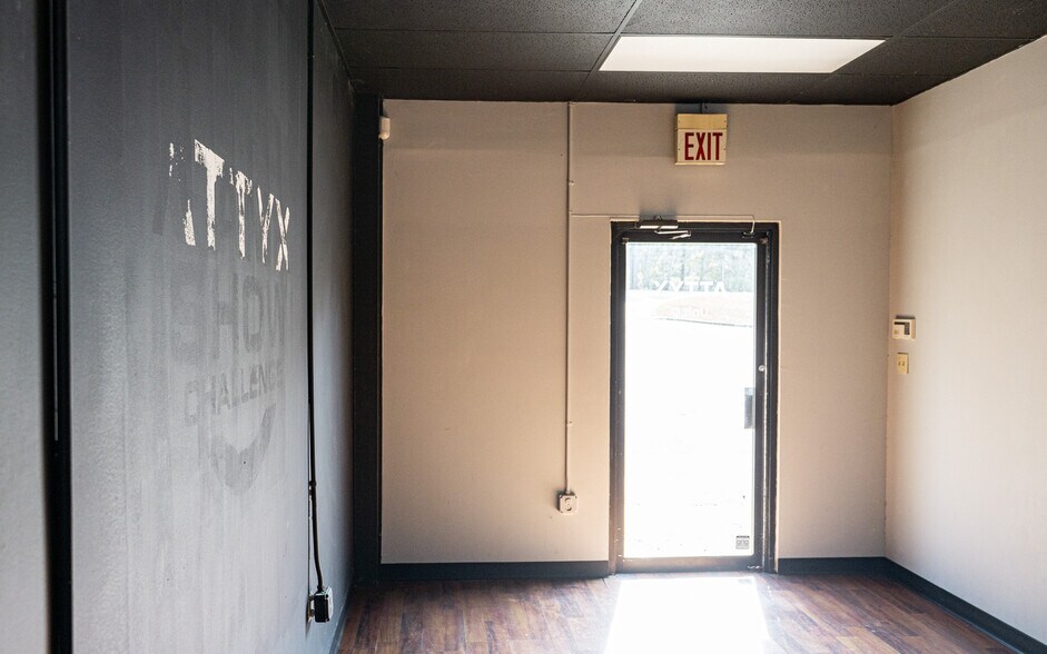 Primary Photo Of 151 Riverchase Way, Lexington Light Distribution For Lease