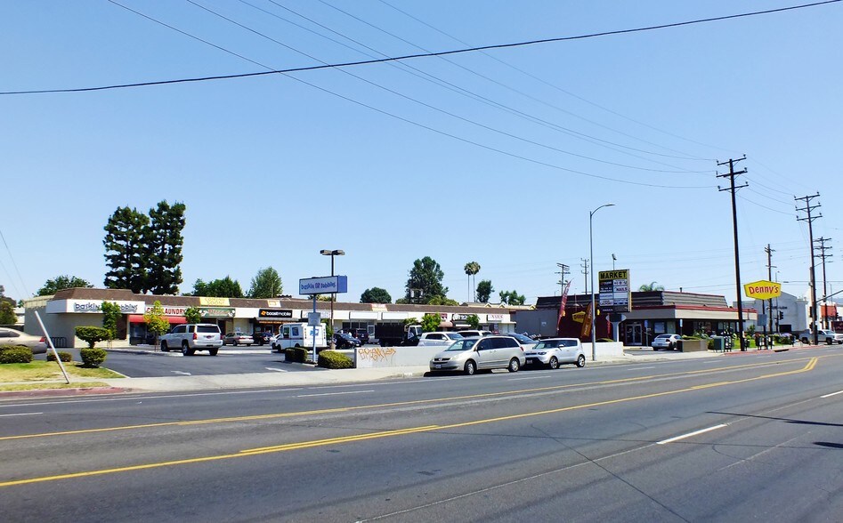 More Photos Of 7604-7628 Reseda Blvd, Reseda Unknown For Lease