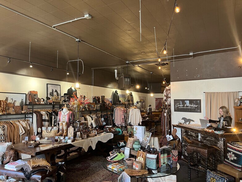 More Photos Of 436 SW 6th St, Redmond Storefront Retail Office For Lease