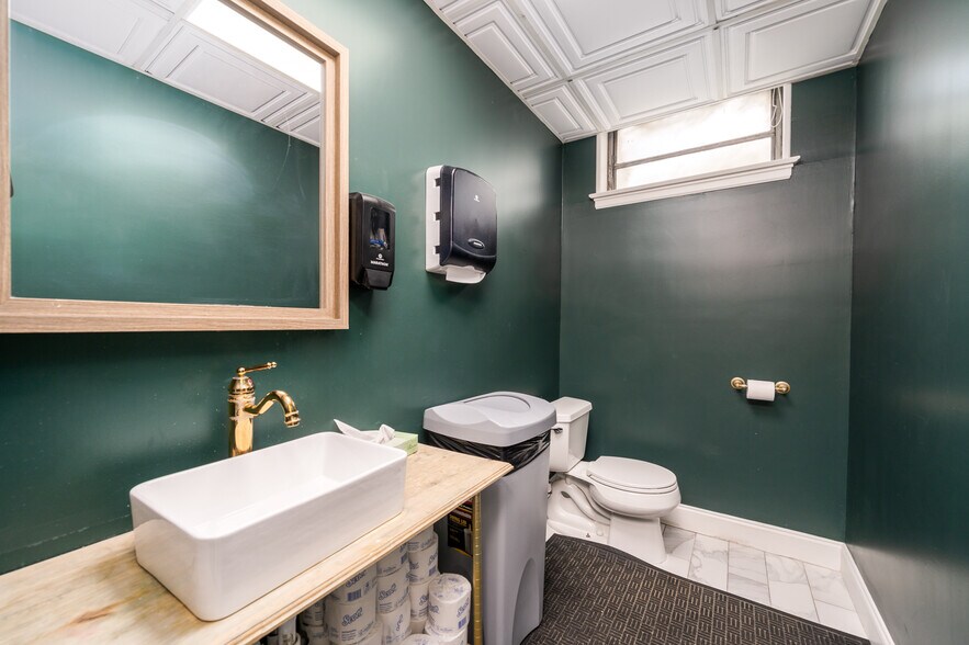 More Photos Of 36A E Midland Ave, Paramus Medical For Lease