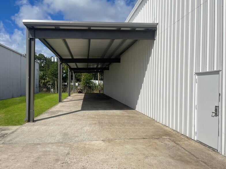 More Photos Of 1211 44th Ave E, Bradenton Warehouse For Lease