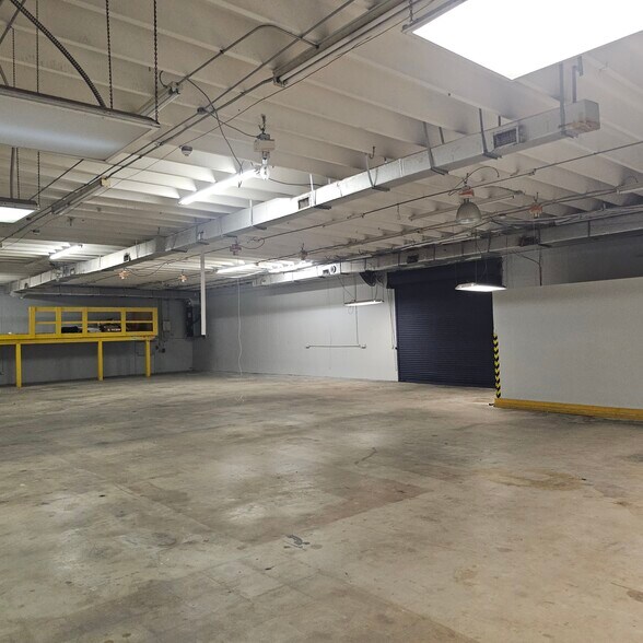 More Photos Of 3420 NW 7th St, Miami Light Distribution For Lease