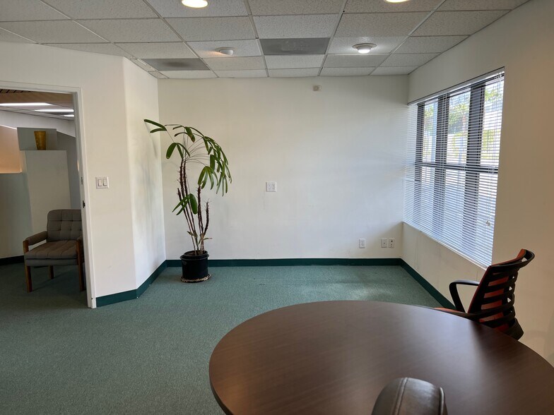 More Photos Of 10020 National Blvd, Los Angeles Loft Creative Space For Lease