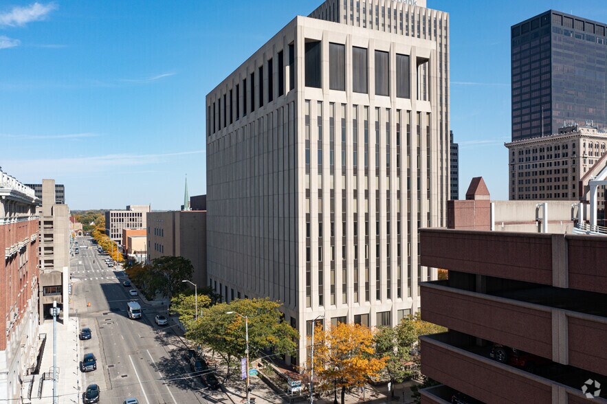 More Photos Of 10 N Ludlow St, Dayton Office For Lease