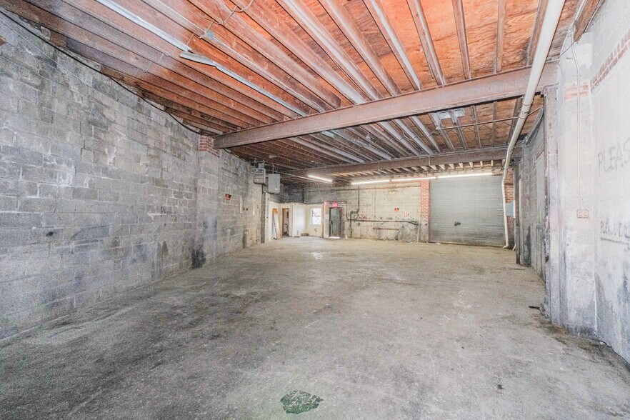More Photos Of 961 E 51st St, Brooklyn Service For Sale