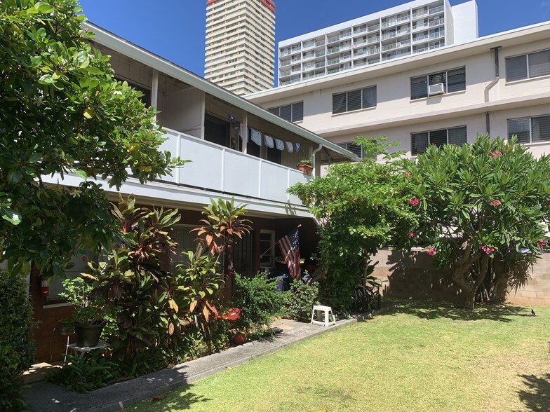 More Photos Of 720 Mahiai Pl, Honolulu Apartments For Sale