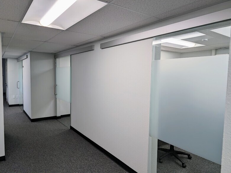 More Photos Of 105 Washington Blvd, Algona Office For Lease