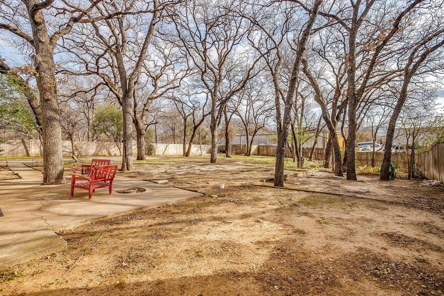 More Photos Of 2418 Cales Dr, Arlington Office Residential For Sale