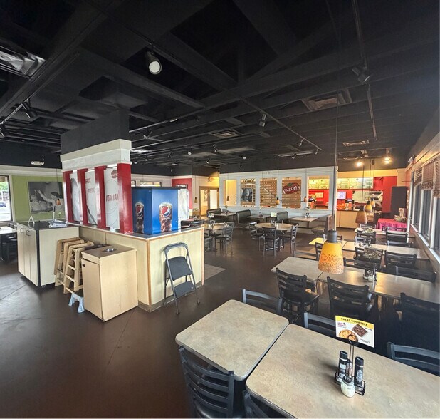 More Photos Of 4603 Vine St, Lincoln General Retail For Sale